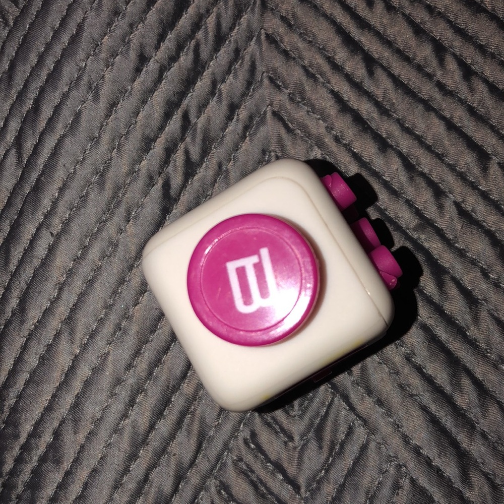 FIDGET CUBE! - Picture 6 of 7